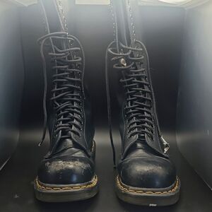 20 eye Dr Marten's Black Men's size 7